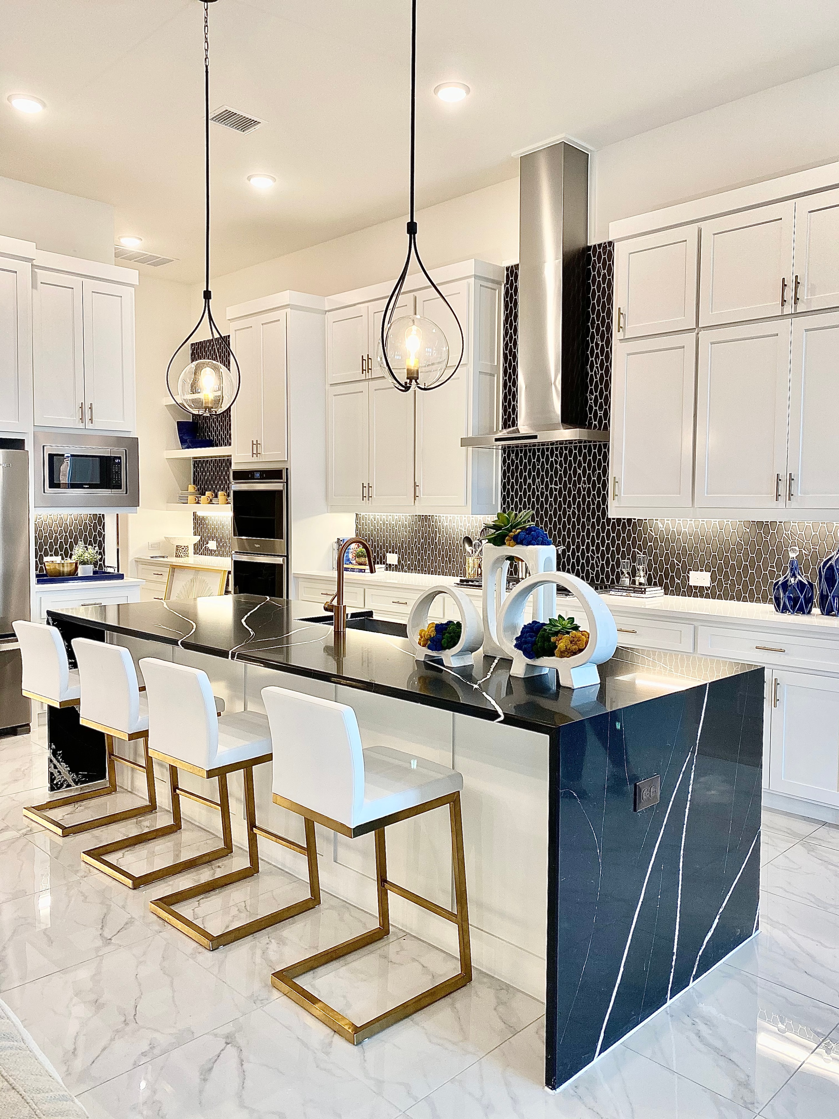 Water's Edge Residence — detail 6
